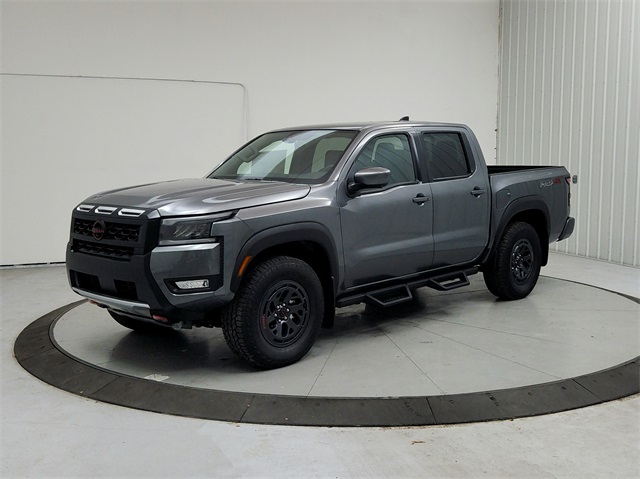 2026 Nissan Frontier PRO-4X photo 3