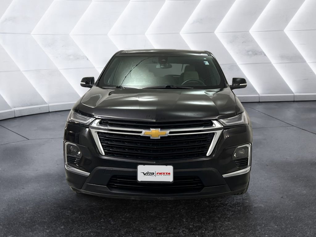 2023 Chevrolet Traverse LS photo 2