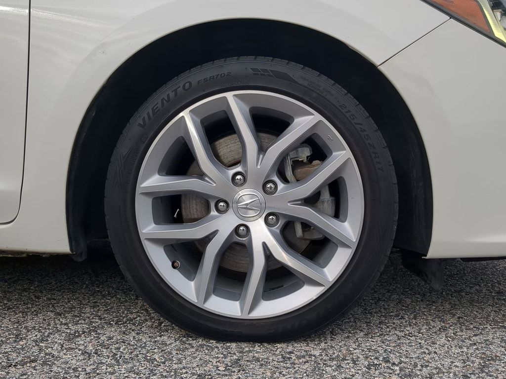 2019 Acura ILX Base photo 11