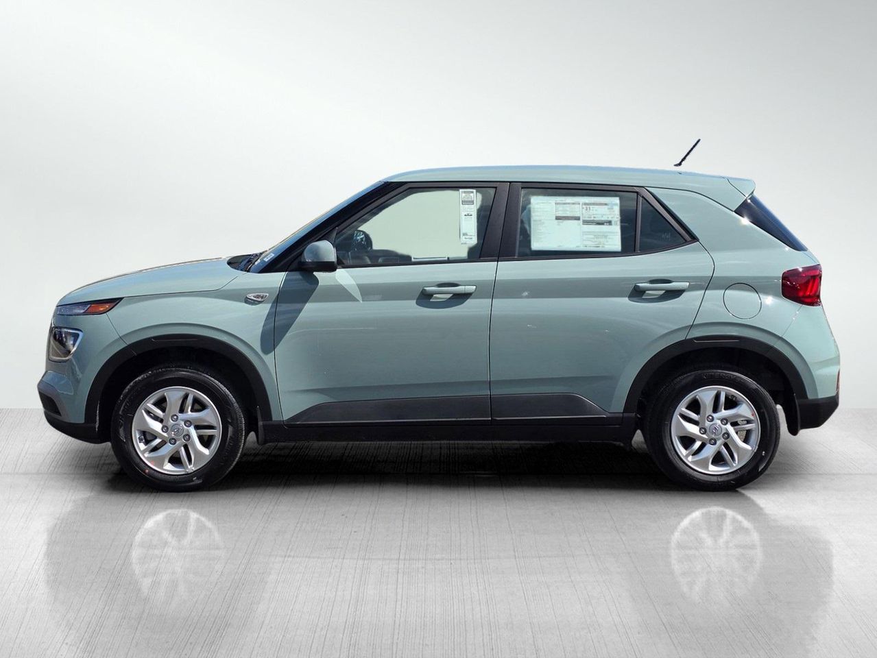 2026 Hyundai Venue SE photo 4