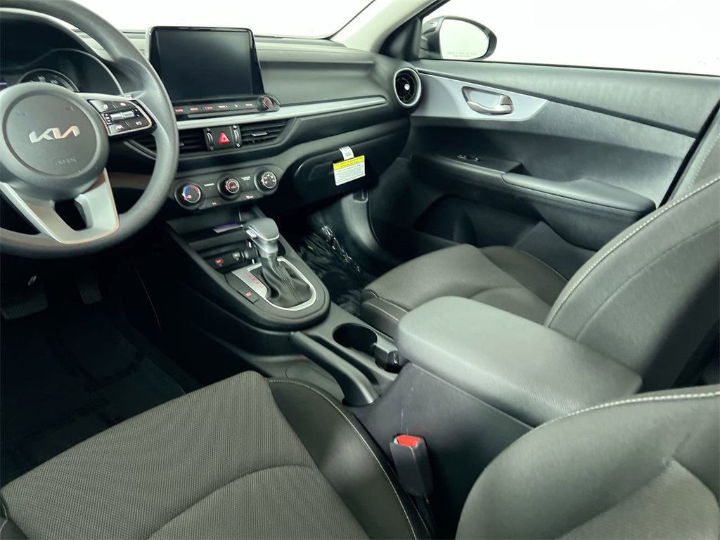 2024 Kia Forte LX photo 27