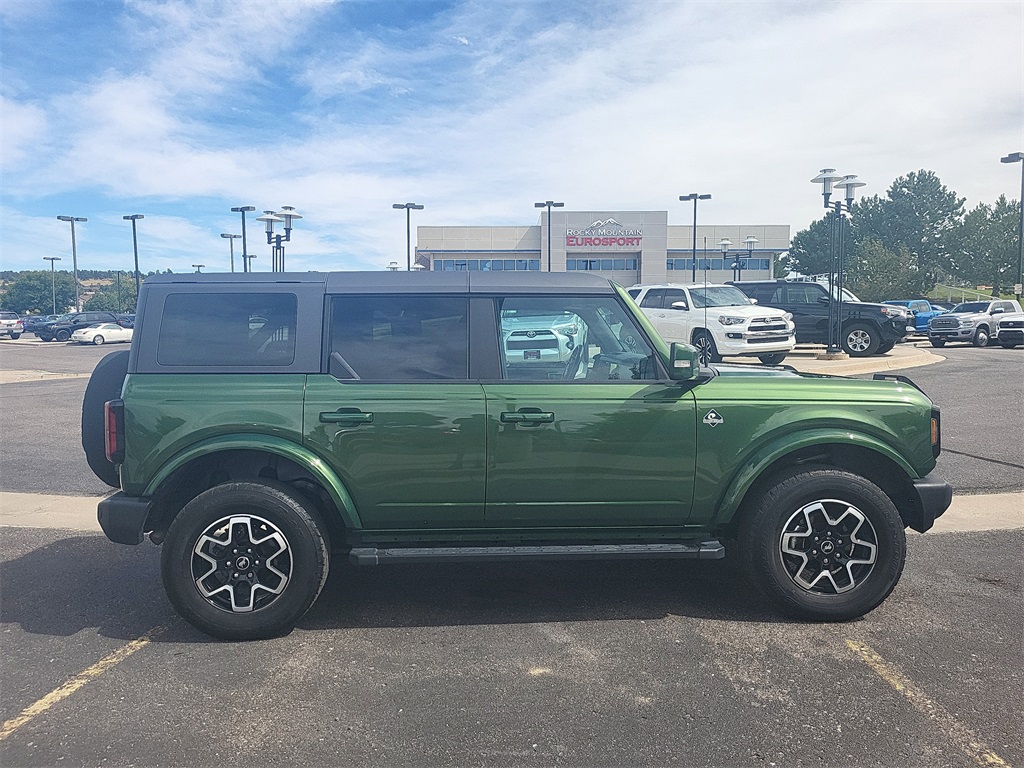 2022 Ford Bronco Outer Banks photo 3