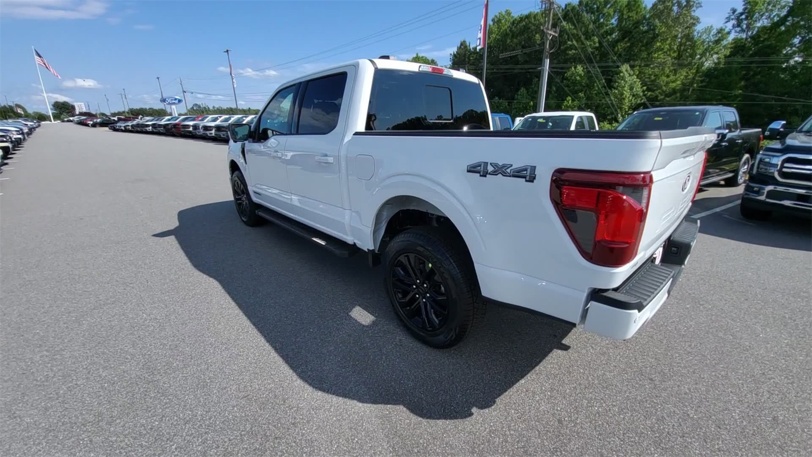 2025 Ford F-150 XLT photo 3