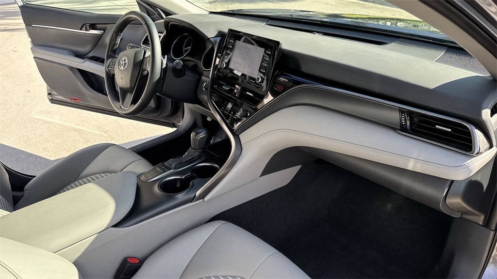 2023 Toyota Camry SE photo 31