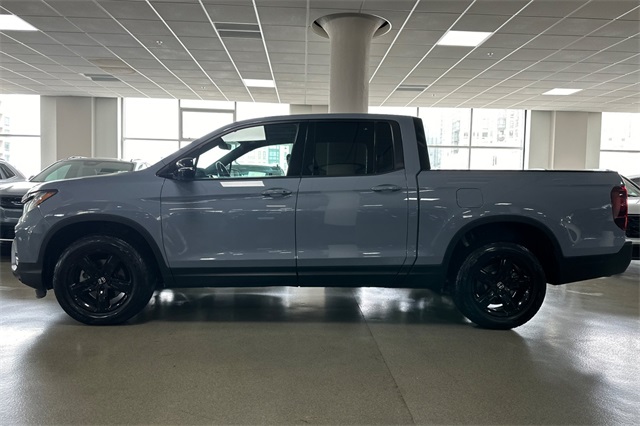 2023 Honda Ridgeline Black Edition photo 9