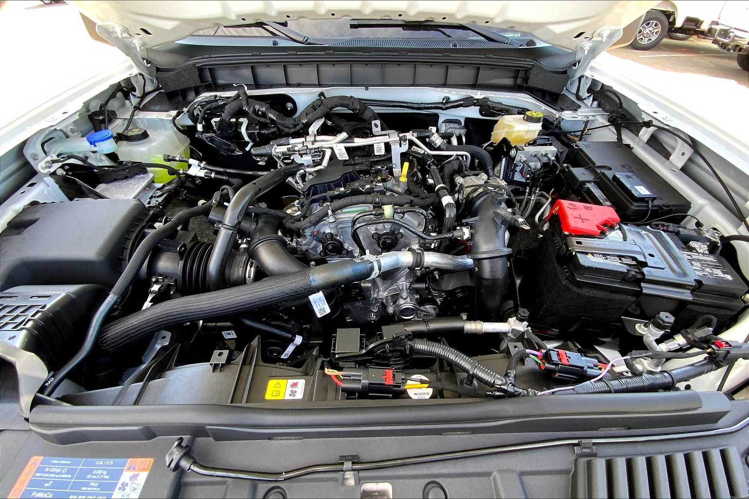 2025 Ford Bronco Base photo 14