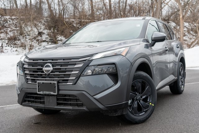 2026 Nissan Rogue SV's photo