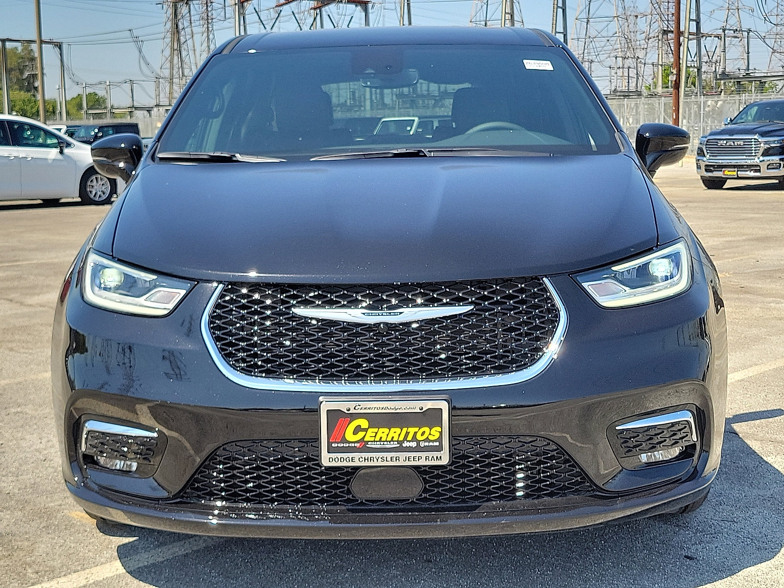 2026 Chrysler Pacifica photo 17