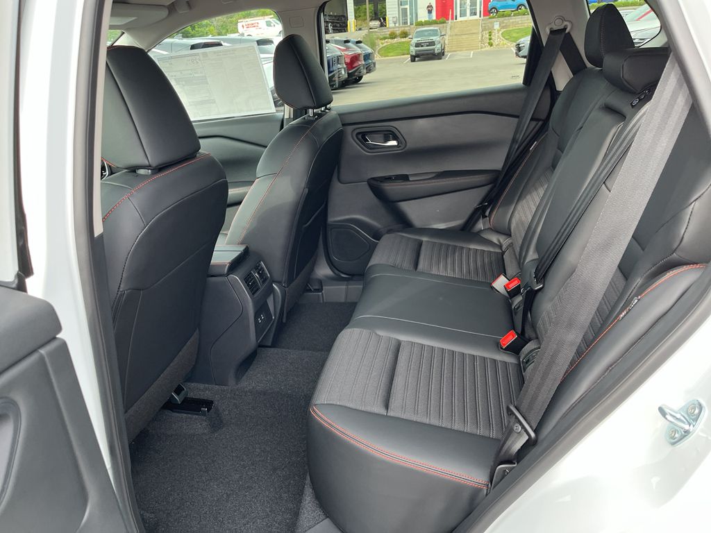 2026 Nissan Rogue SV photo 3