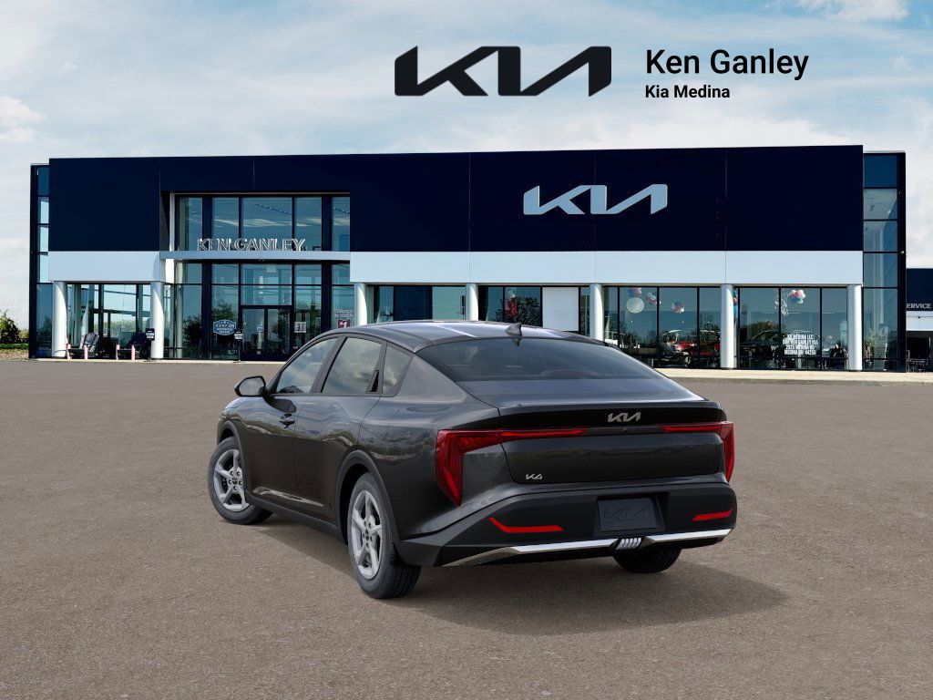 2025 Kia K4 LXS photo 4