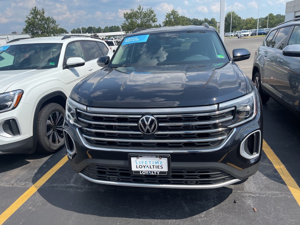 2026 Volkswagen Atlas SE Technology photo 2