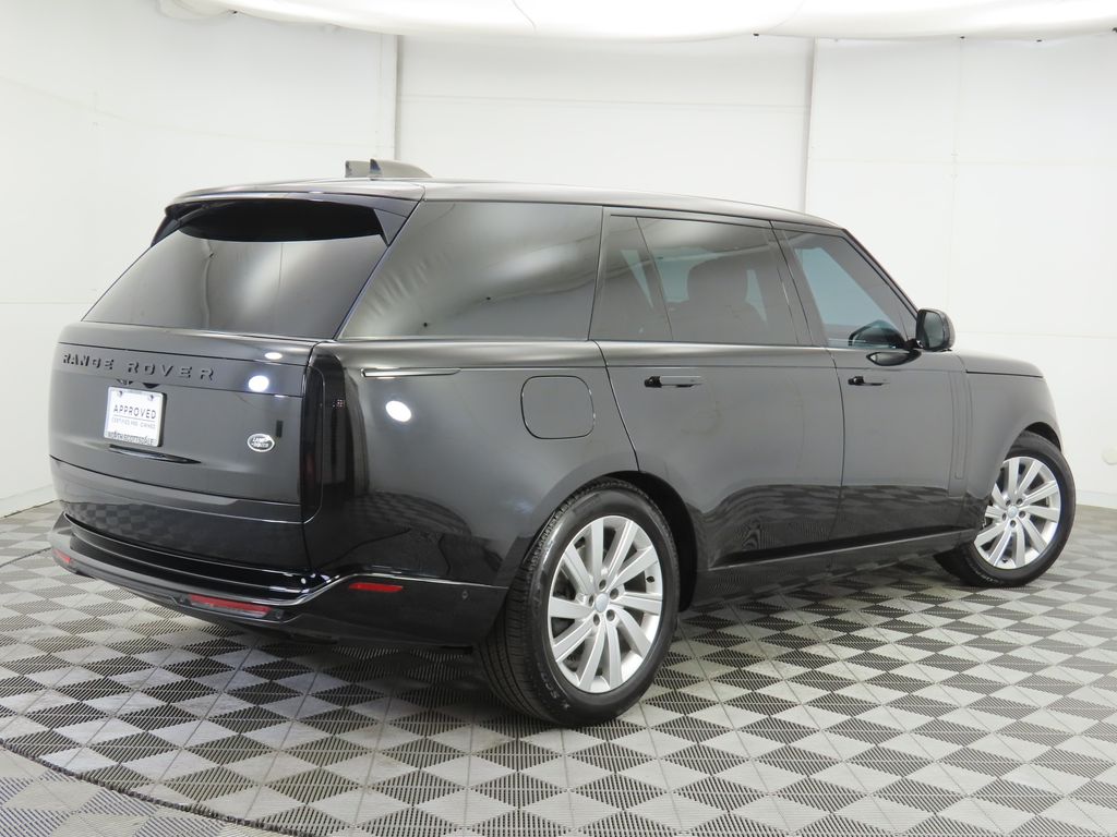 2023 Land Rover Range Rover SE photo 2
