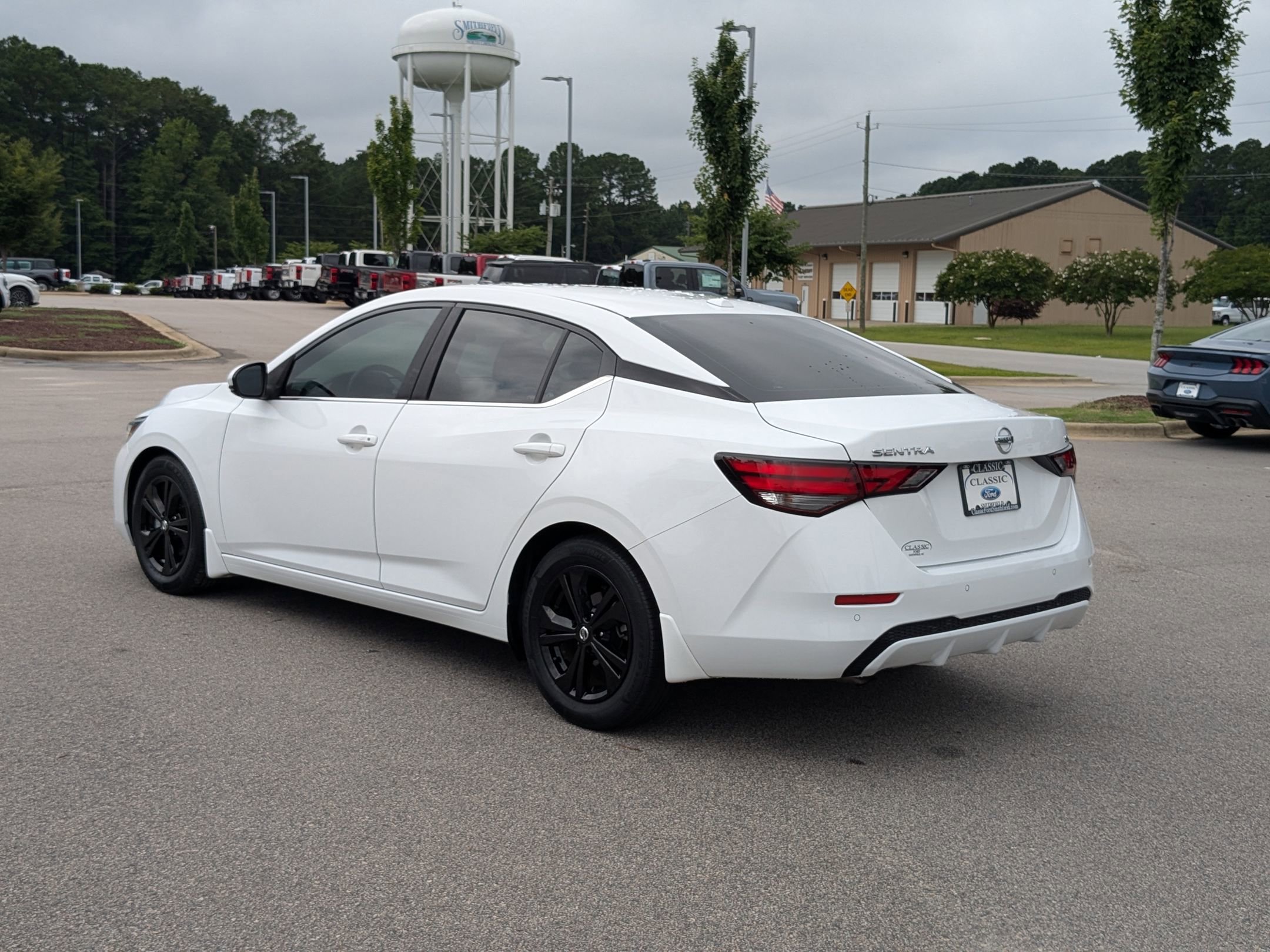 2020 Nissan Sentra SV photo 10