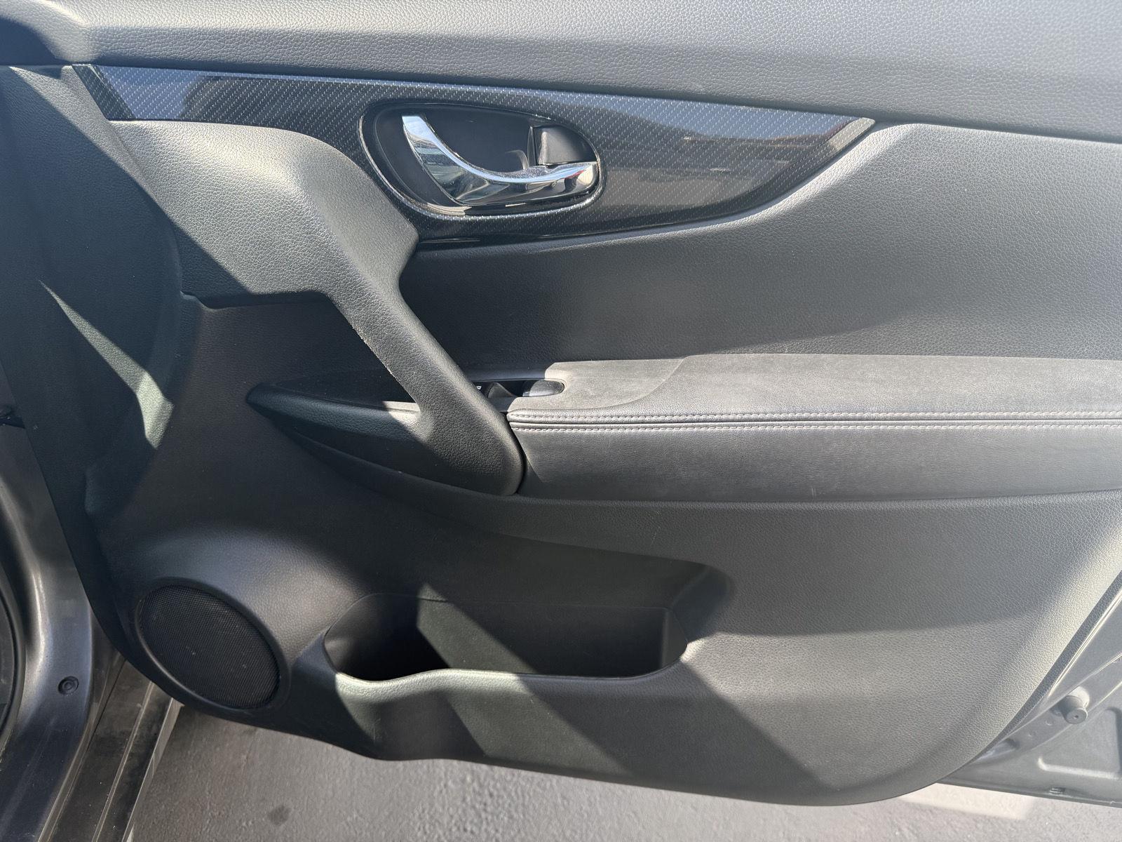 2020 Nissan Rogue SL photo 16
