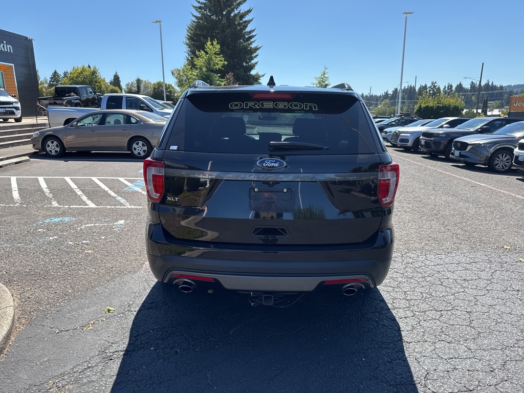 2017 Ford Explorer XLT photo 5