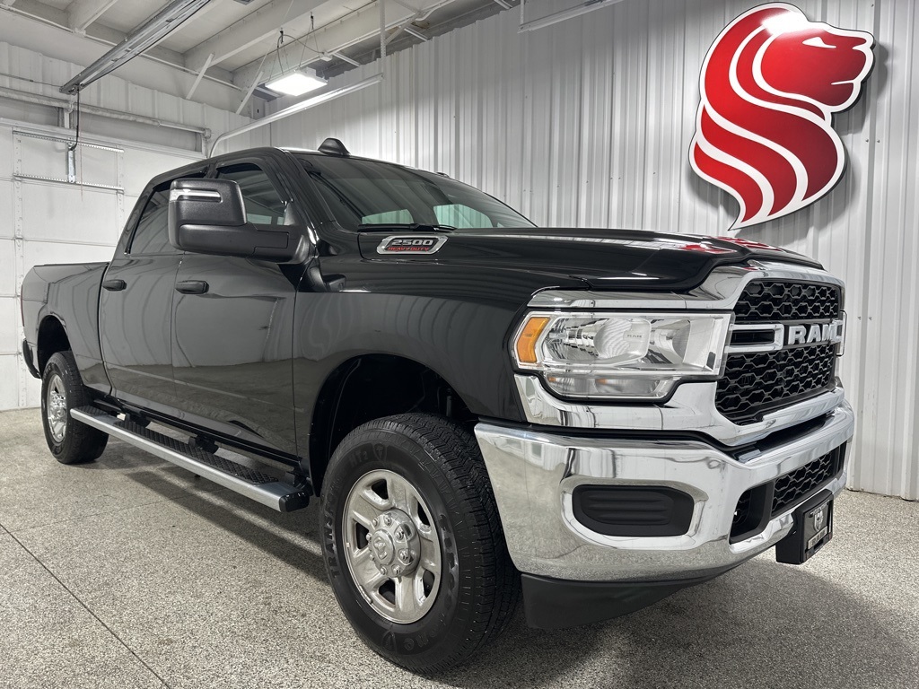 2024 Ram 2500 Tradesman photo 3