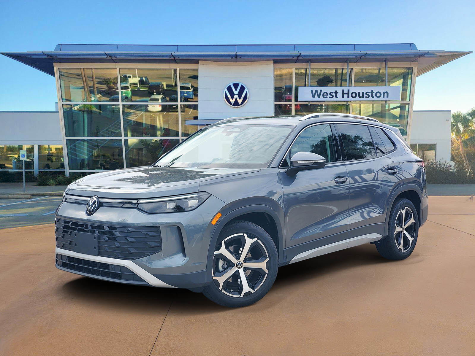 2026 Volkswagen Tiguan SE's photo