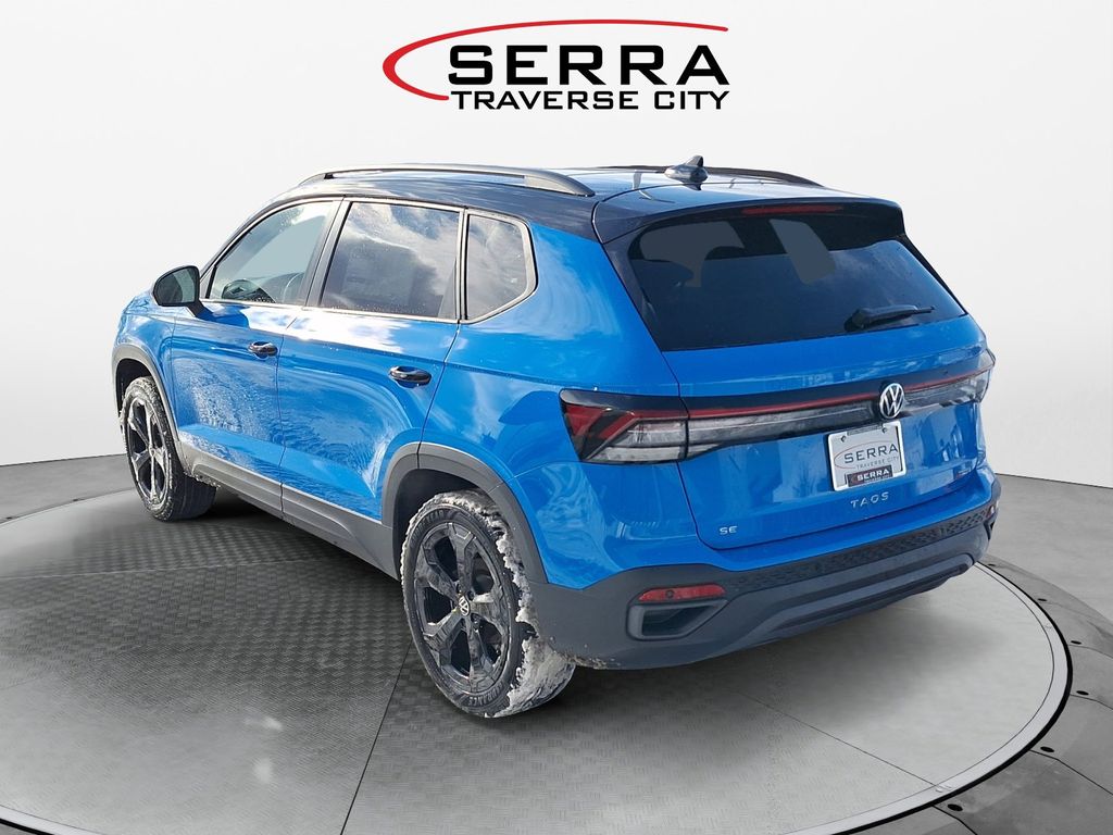 2025 Volkswagen Taos SE photo 3