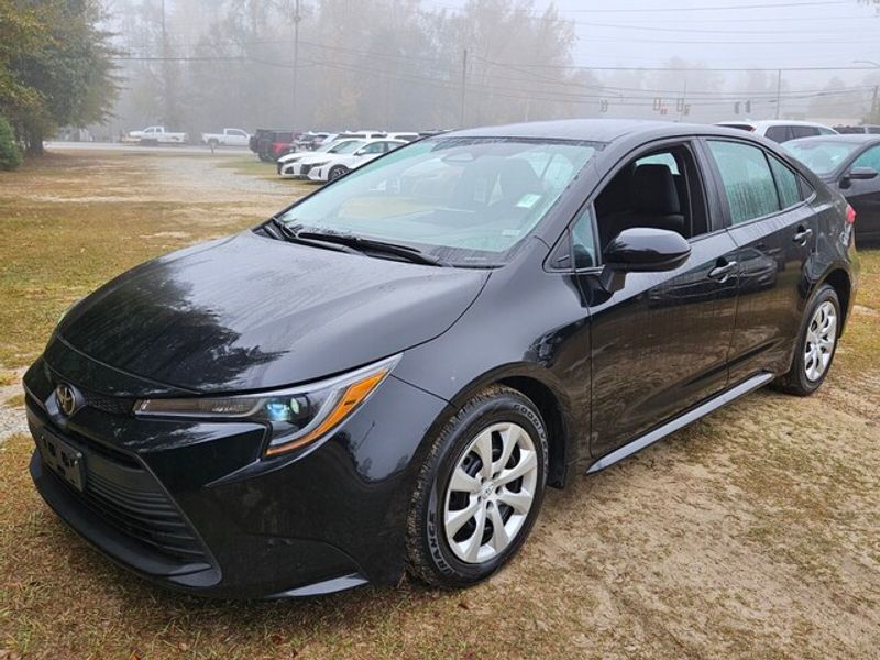 2024 Toyota Corolla LE photo 2