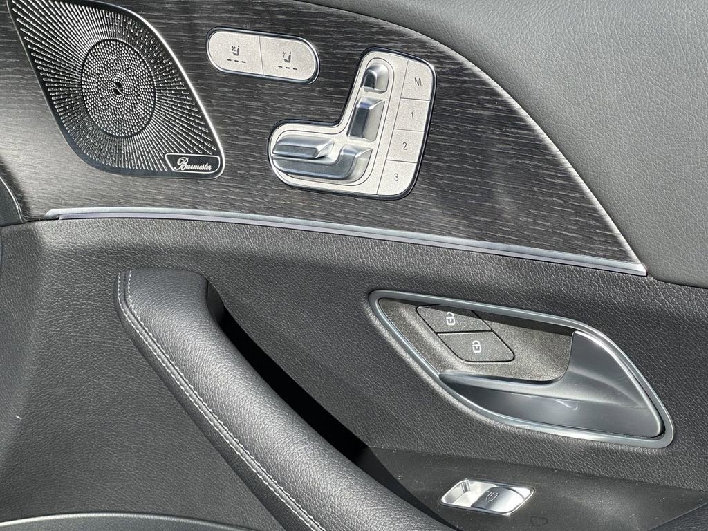 2025 Mercedes Benz GLS 450 4MATIC photo 14