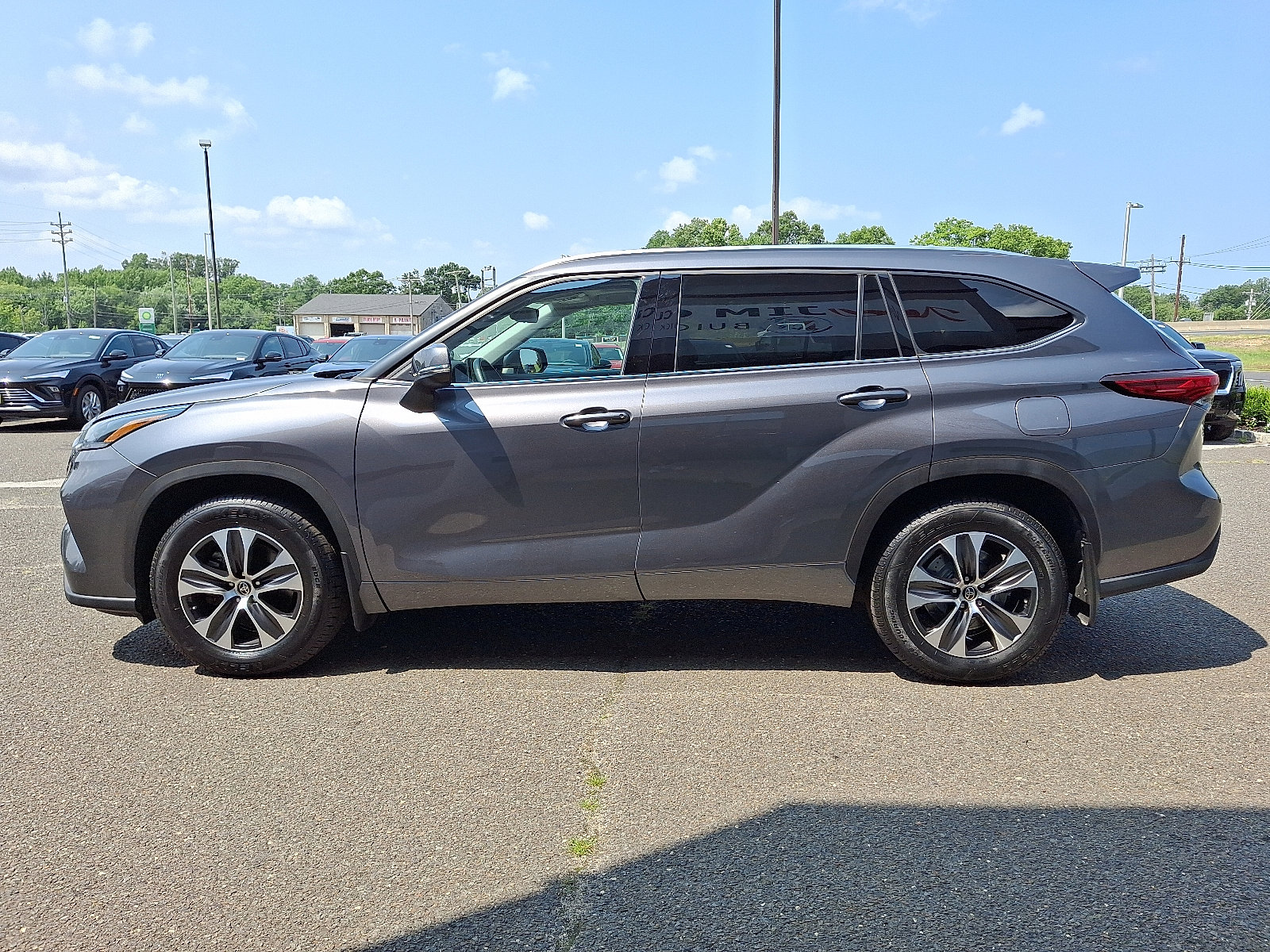 2021 Toyota Highlander XLE photo 4