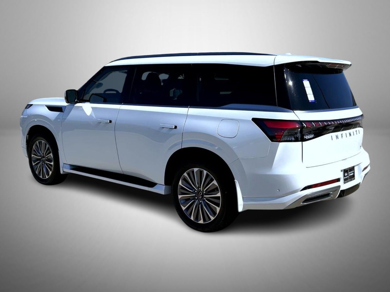 2026 Infiniti QX80 Luxe photo 7