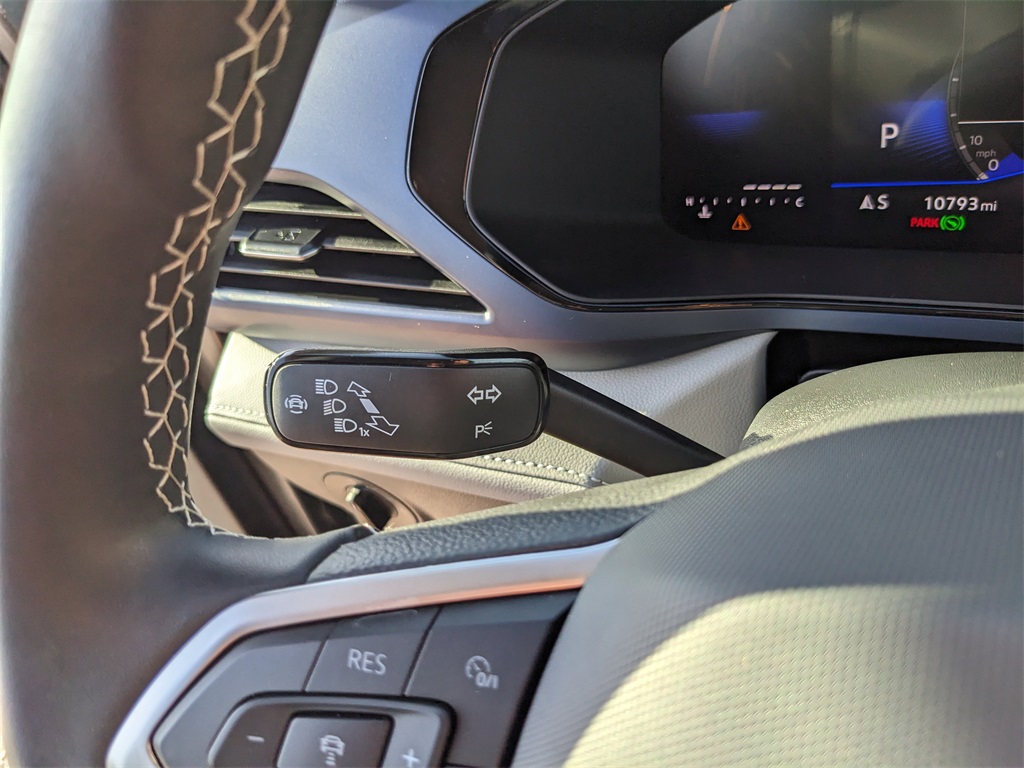 2024 Volkswagen Taos SE photo 30
