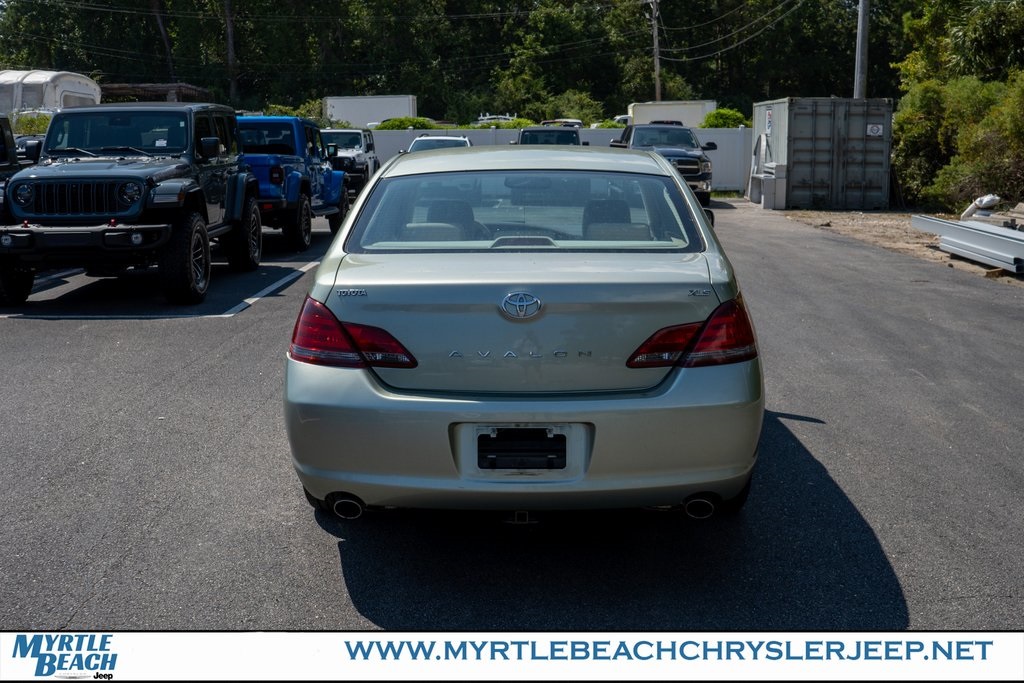 2008 Toyota Avalon XLS photo 3