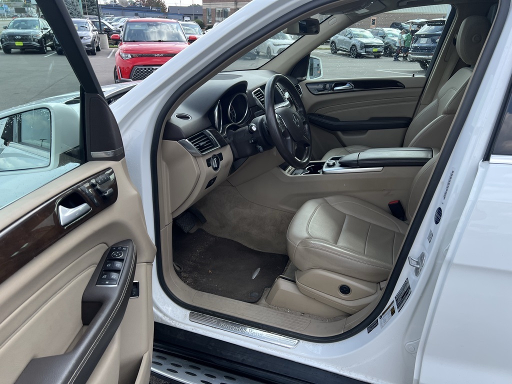 2015 Mercedes Benz ML 350 4MATIC photo 18