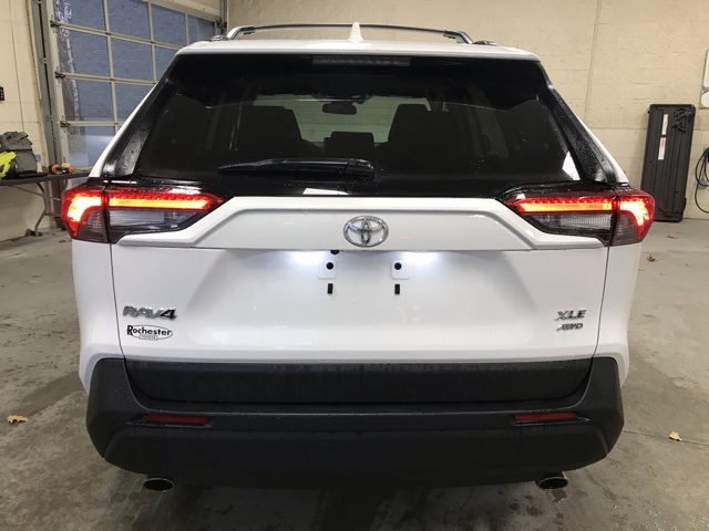 2023 Toyota RAV4 XLE photo 3