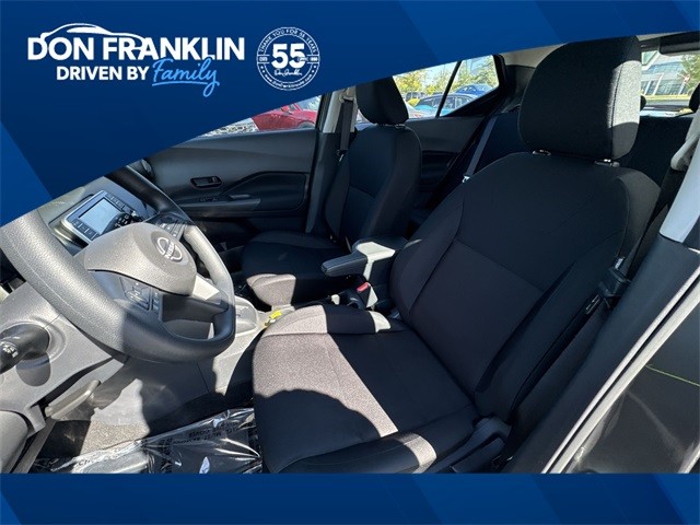 2025 Nissan KICKS PLAY Base's photo