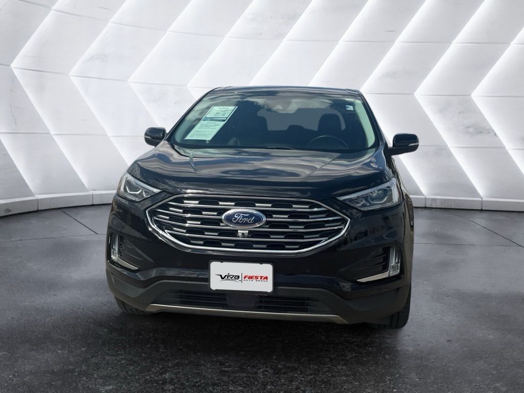 2023 Ford Edge Titanium photo 2