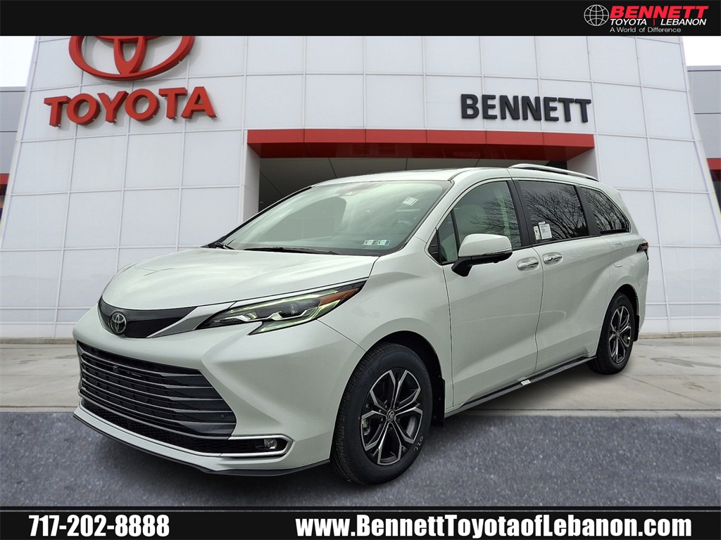 2026 Toyota Sienna Platinum's photo