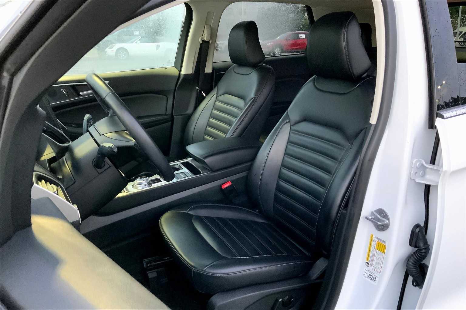 2024 Ford Edge SEL photo 7