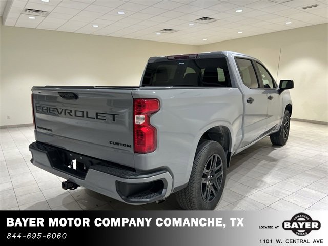 2025 Chevrolet Silverado Custom photo 4