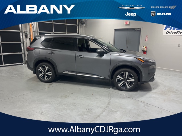 2023 Nissan Rogue SL's photo