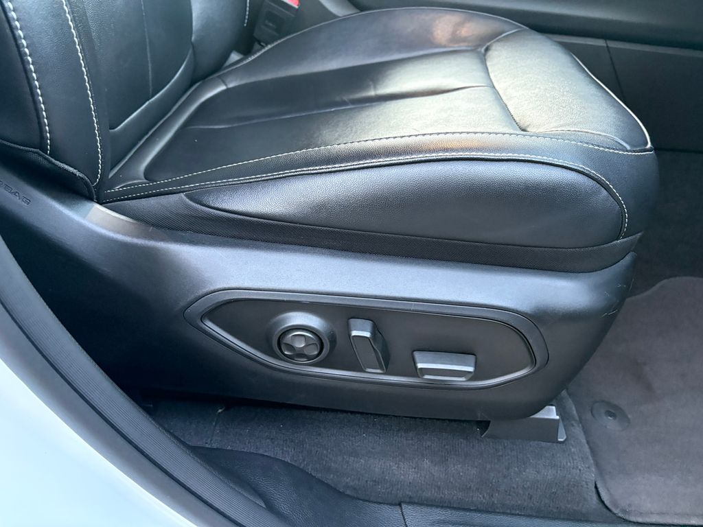 2022 Jeep Grand Cherokee Limited photo 25
