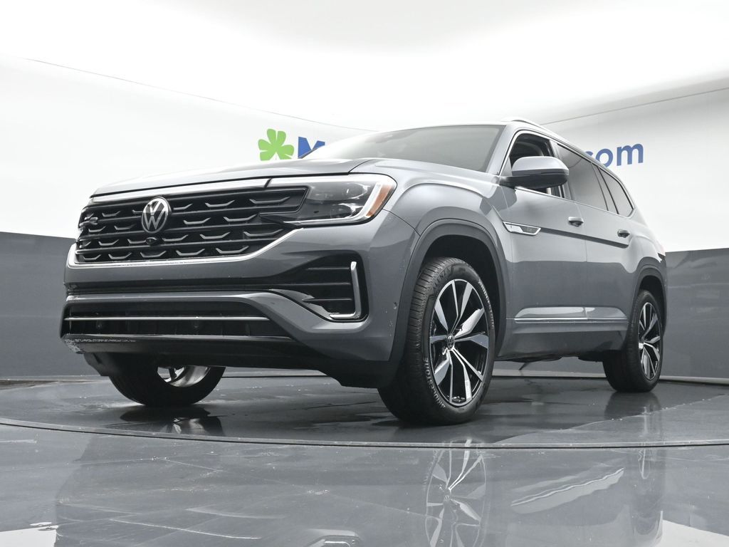 2025 Volkswagen Atlas SEL Premium R-Line photo 3