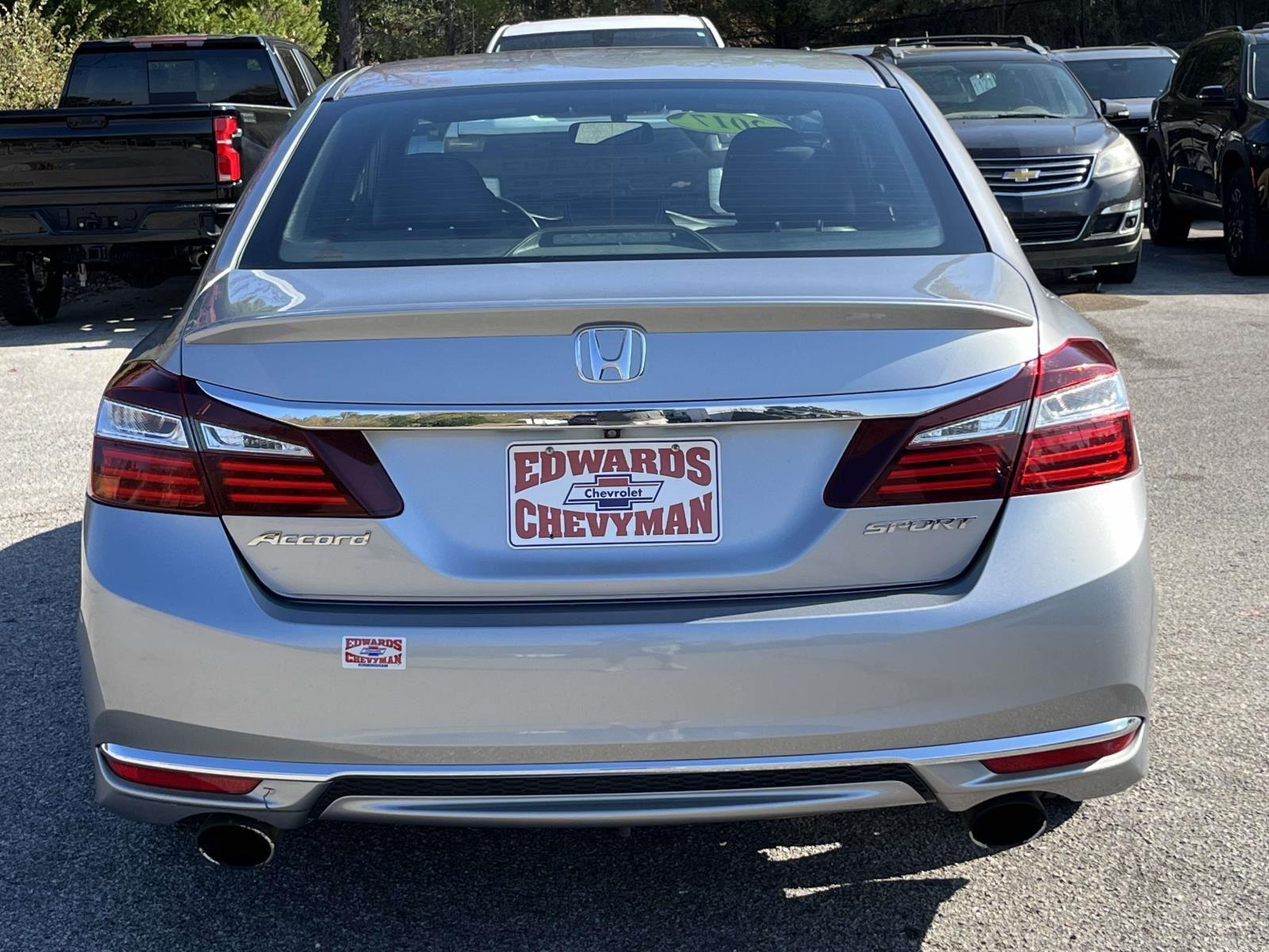 2017 Honda Accord Sport photo 4