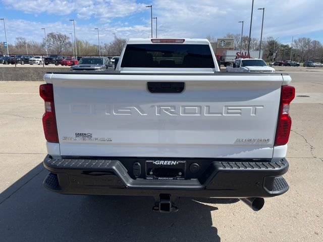 2025 Chevrolet Silverado 2500HD Custom photo 5