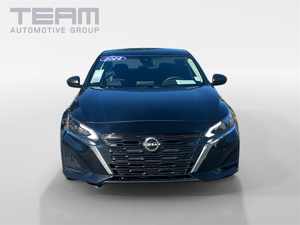 2024 Nissan Altima 2.5 SV photo 2