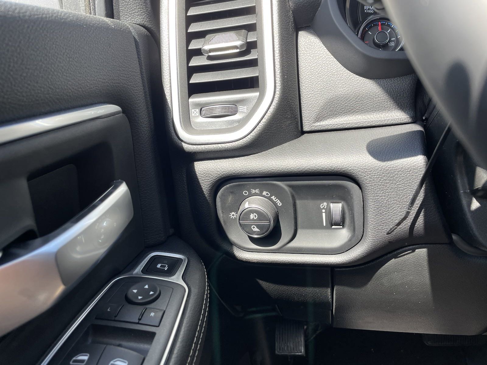 New 2024 Bright White Clearcoat Ram SLT image 42