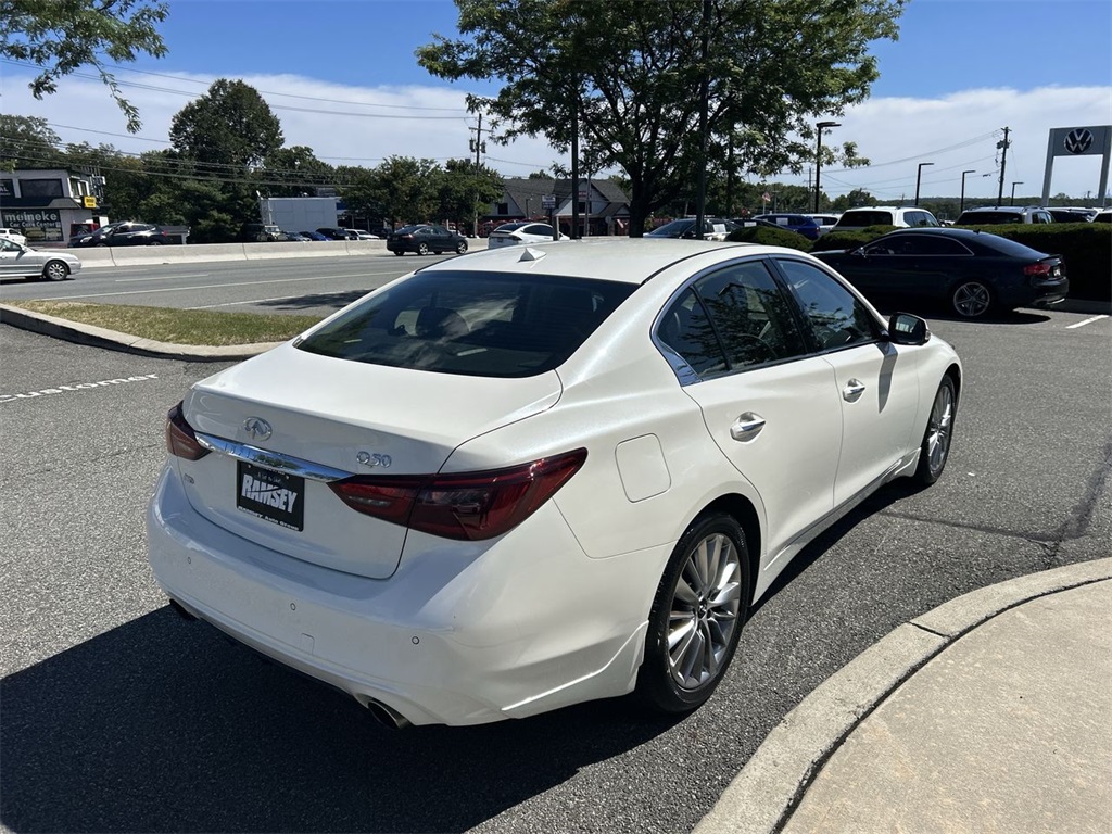 2023 Infiniti Q50 LUXE photo 4