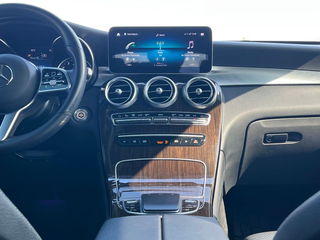 2021 Mercedes Benz GLC 300 photo 22