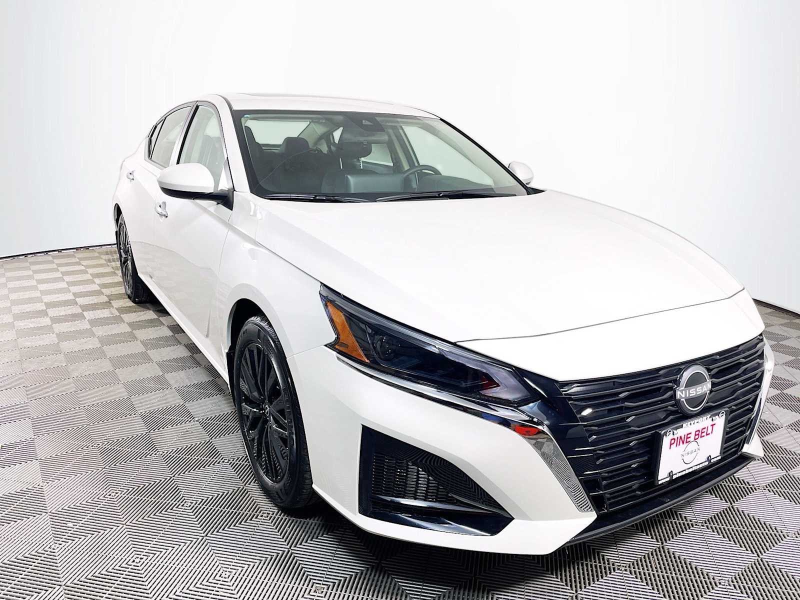 2025 Nissan Altima SV Special Edition photo 6