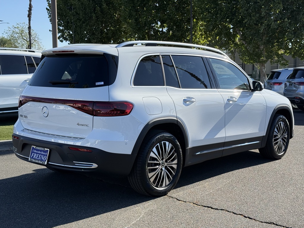2025 Mercedes Benz EQB 300 4MATIC photo 3