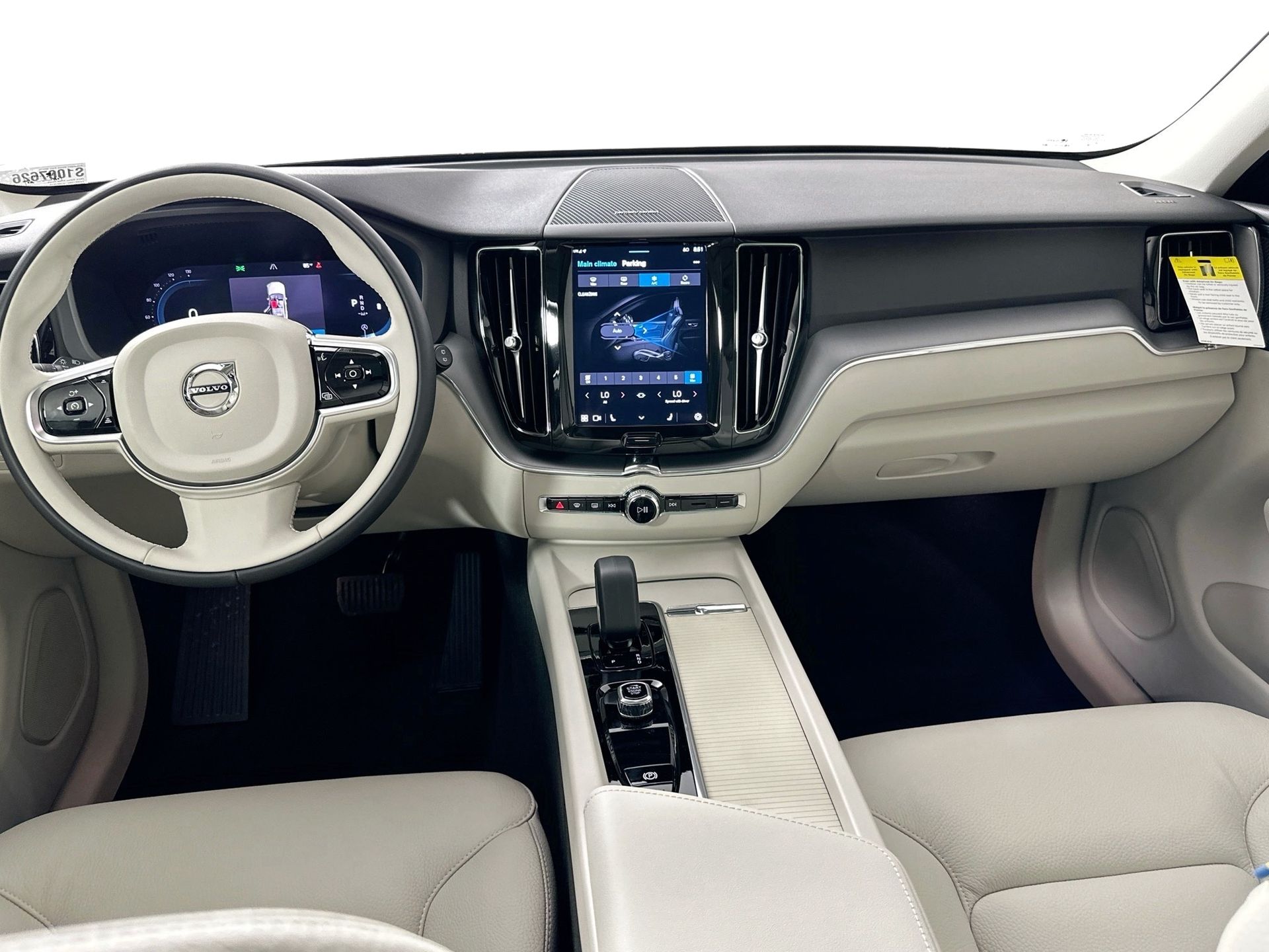 2025 Volvo XC60 B5 Plus photo 20