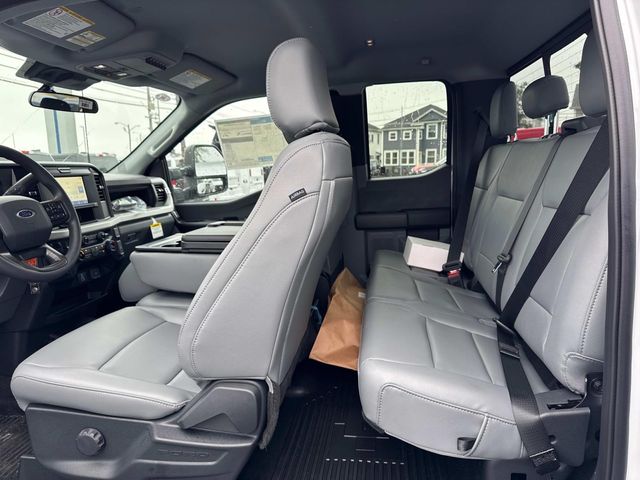 2025 Ford F-350 XL photo 4