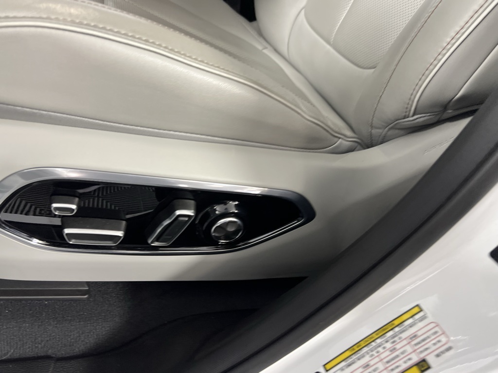 2022 Jeep Grand Cherokee Overland 4xe photo 19