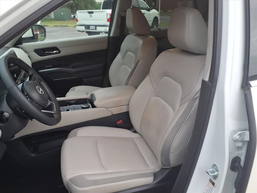 2023 Nissan Pathfinder SL photo 14